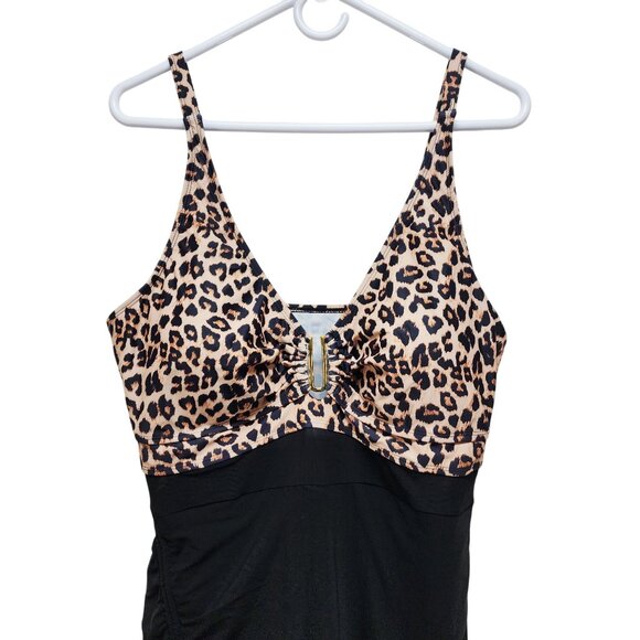 Leopard Print V-Neck Swim Dress With Ruched Sides & Built-In Bottoms Size XXL - Picture 3 of 7